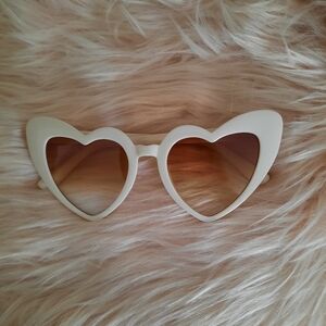Heart shape sunglasses beige